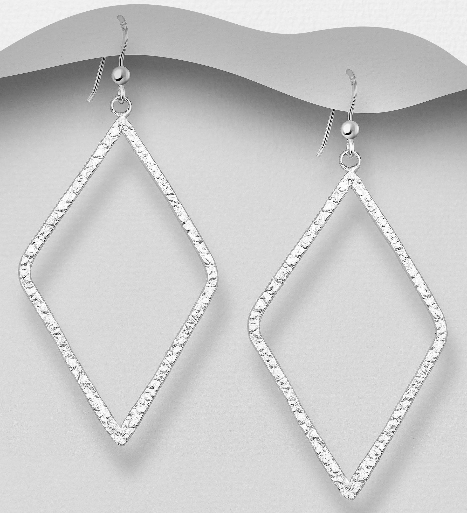 PREMIUM COLLECTION|Lykke silver earrings with forged surface