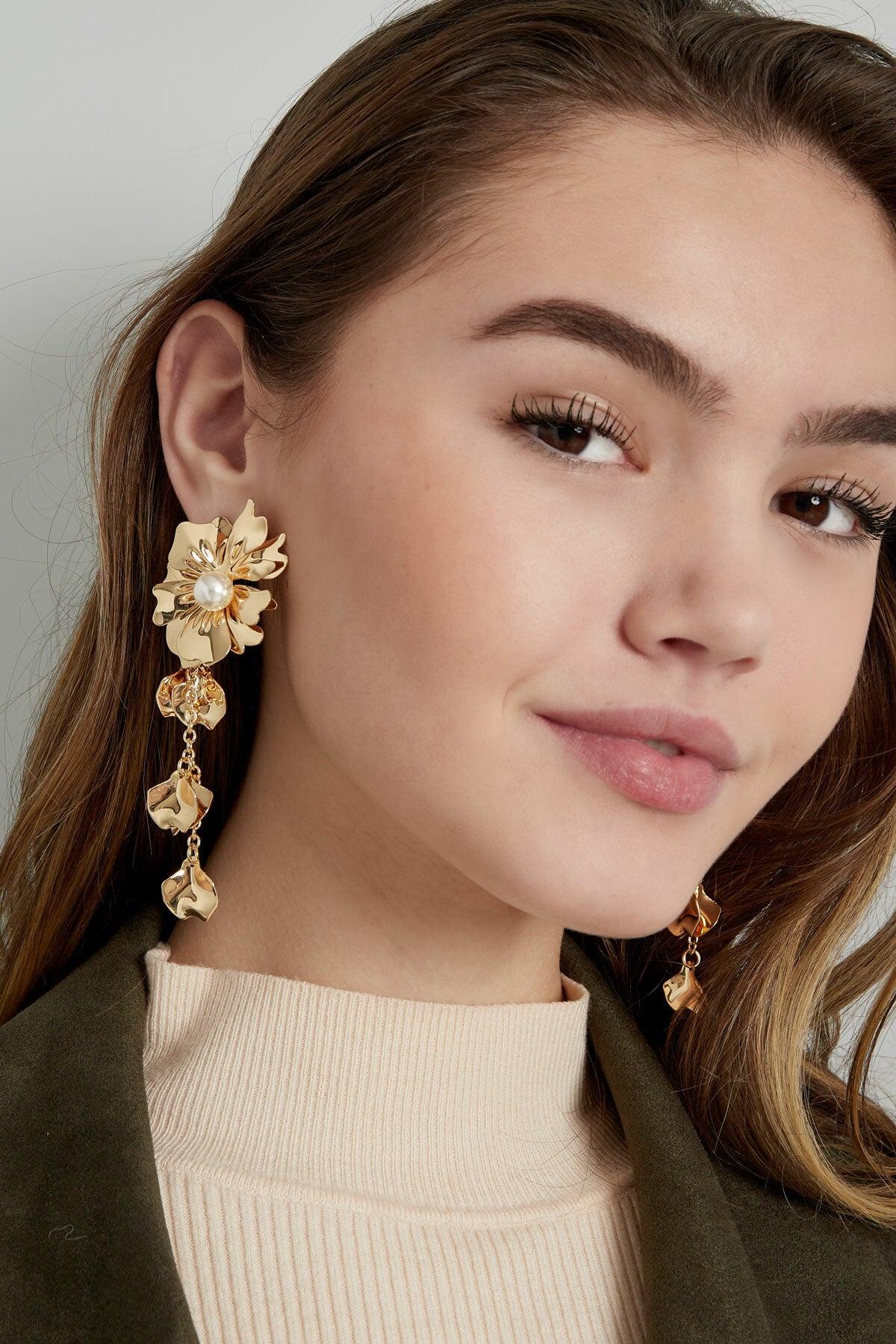 FRENCH RIVIERA | Sophie-style gold-colored flower earrings