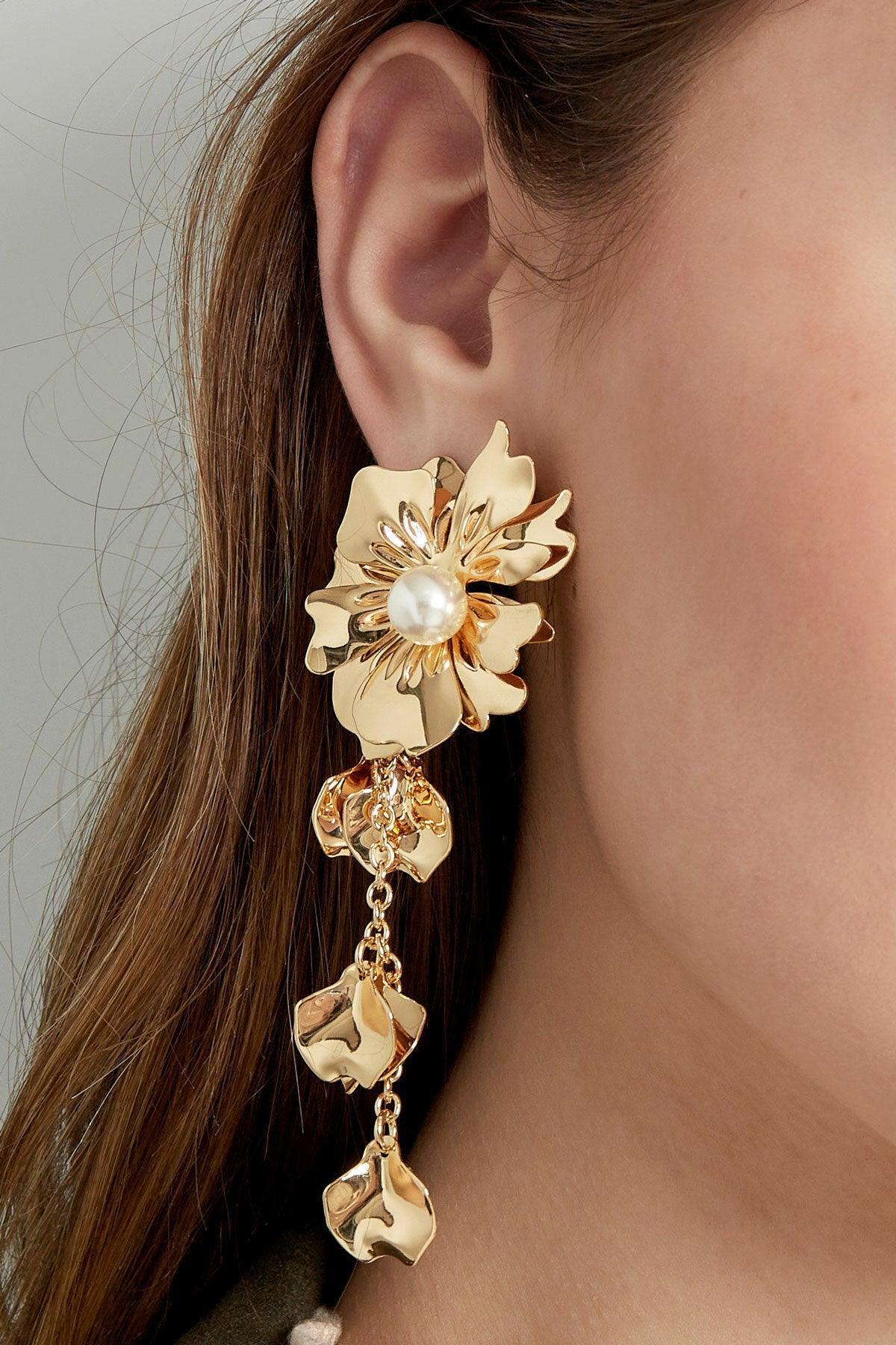 FRENCH RIVIERA | Sophie-style gold-colored flower earrings