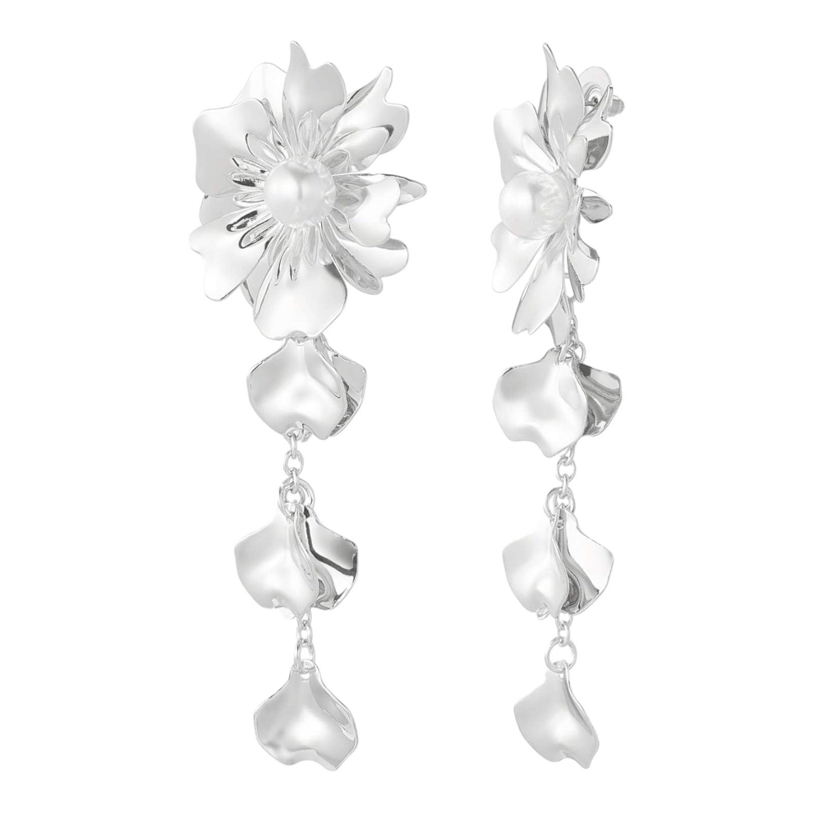 FRENCH RIVIERA | Sophie-style silver-colored flower earrings