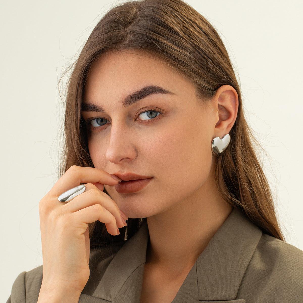 FRENCH RIVIERA | Emily Surgical Steel Heart Studs (Silver)