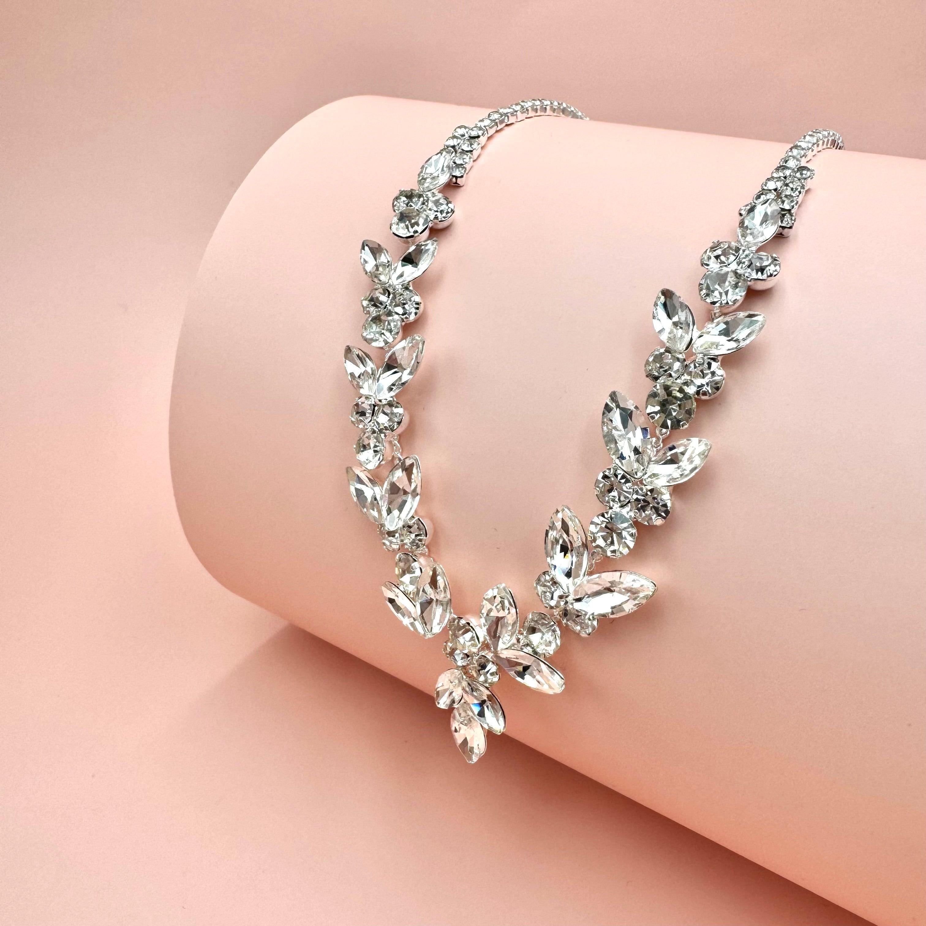 ROMANCE | Alicia silver-colored rhinestone necklace