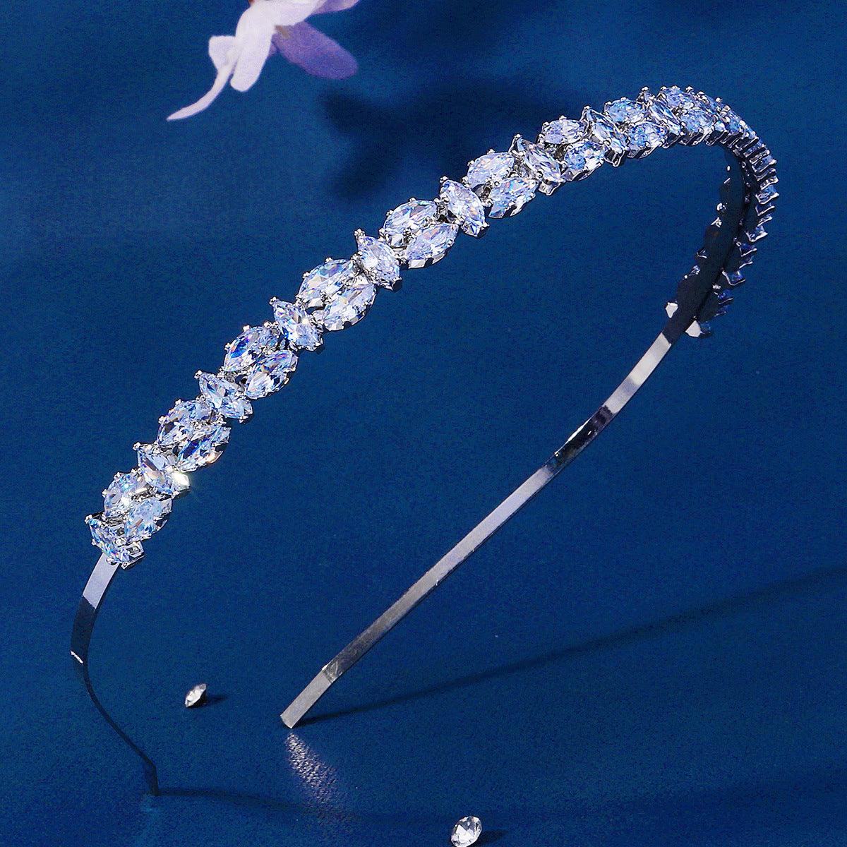 ROMANCE, Caroline -silver-colored party headband with clear crystals