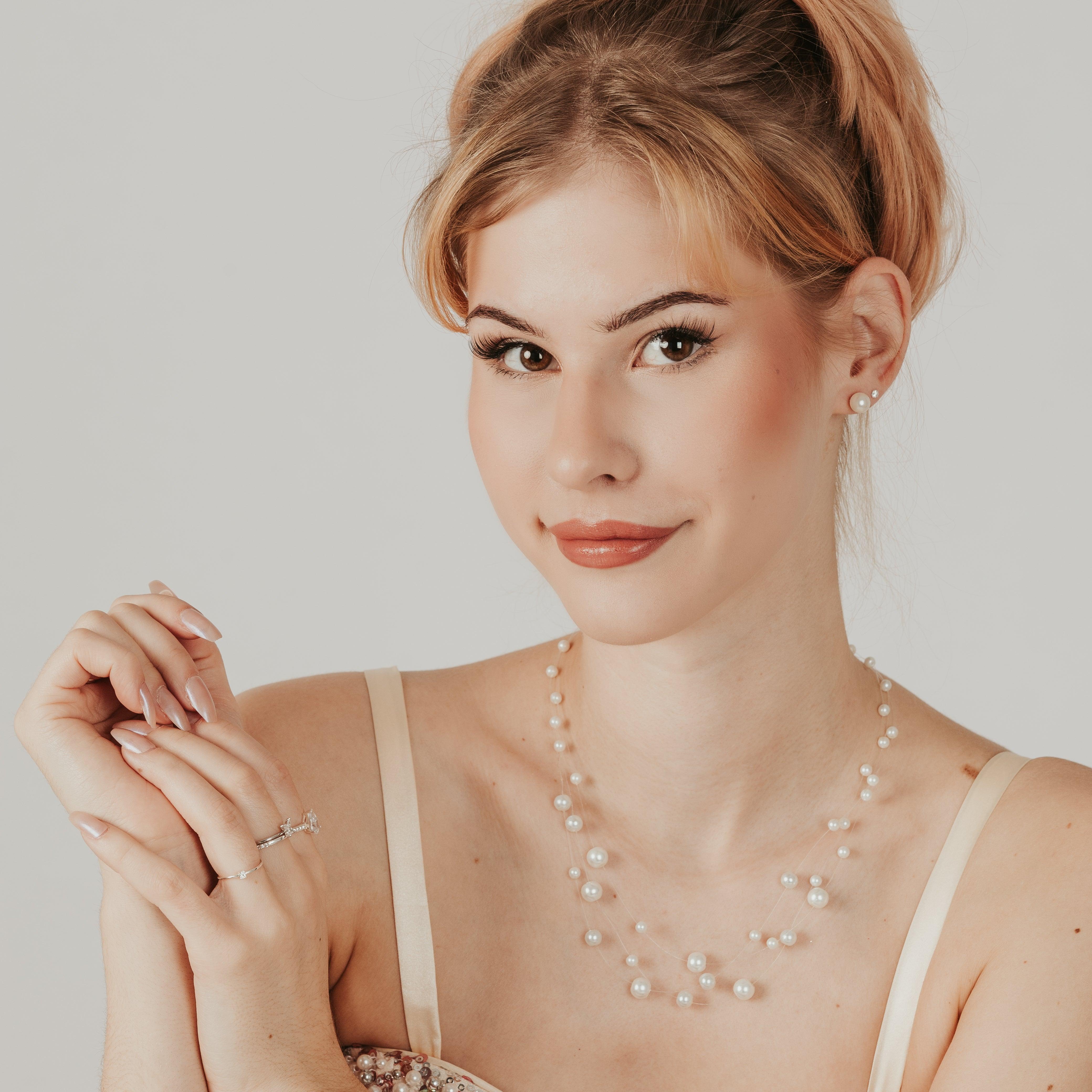 ROMANCE | Eloise translucent pearl necklace