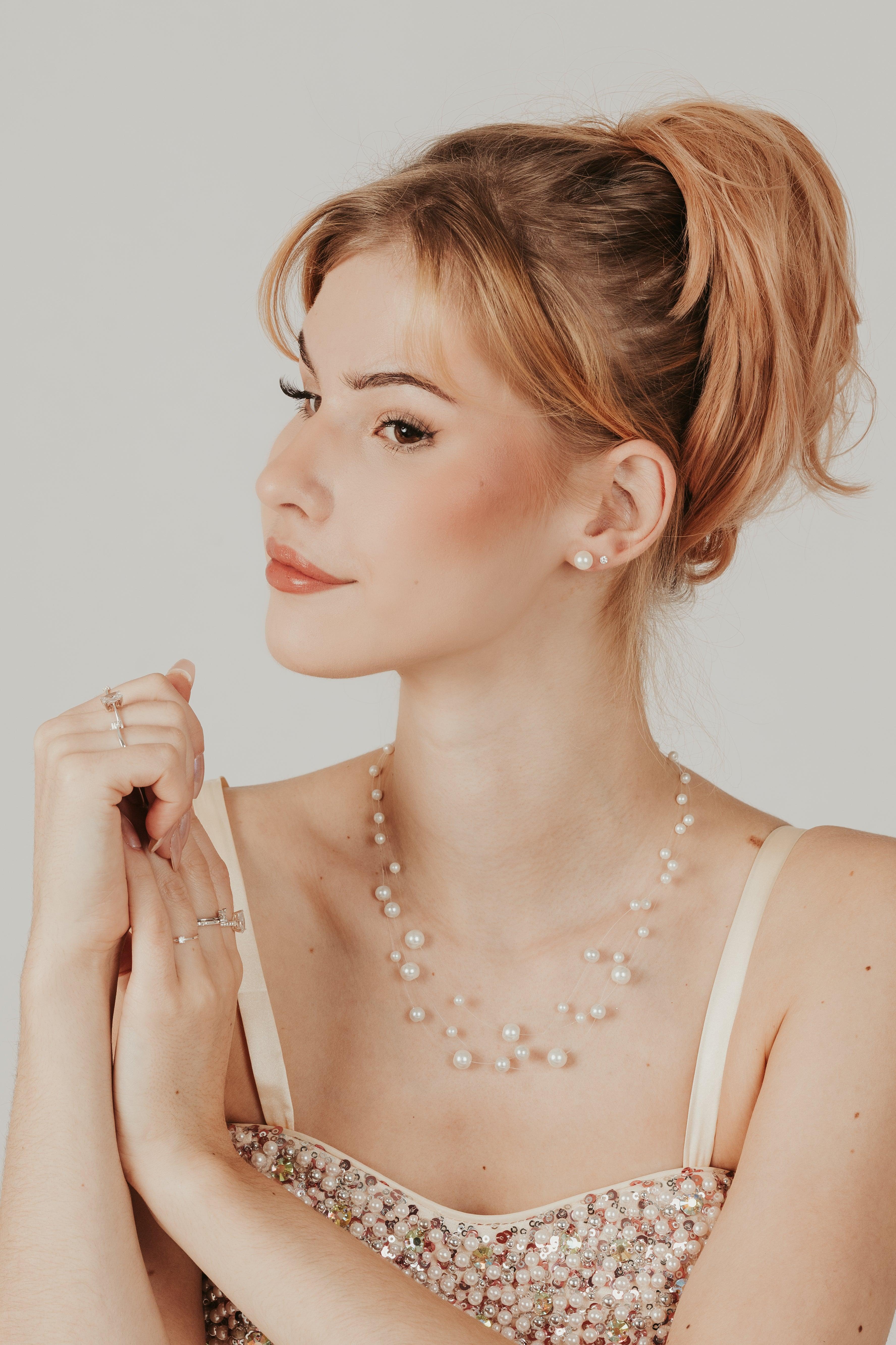 ROMANCE | Eloise translucent pearl necklace