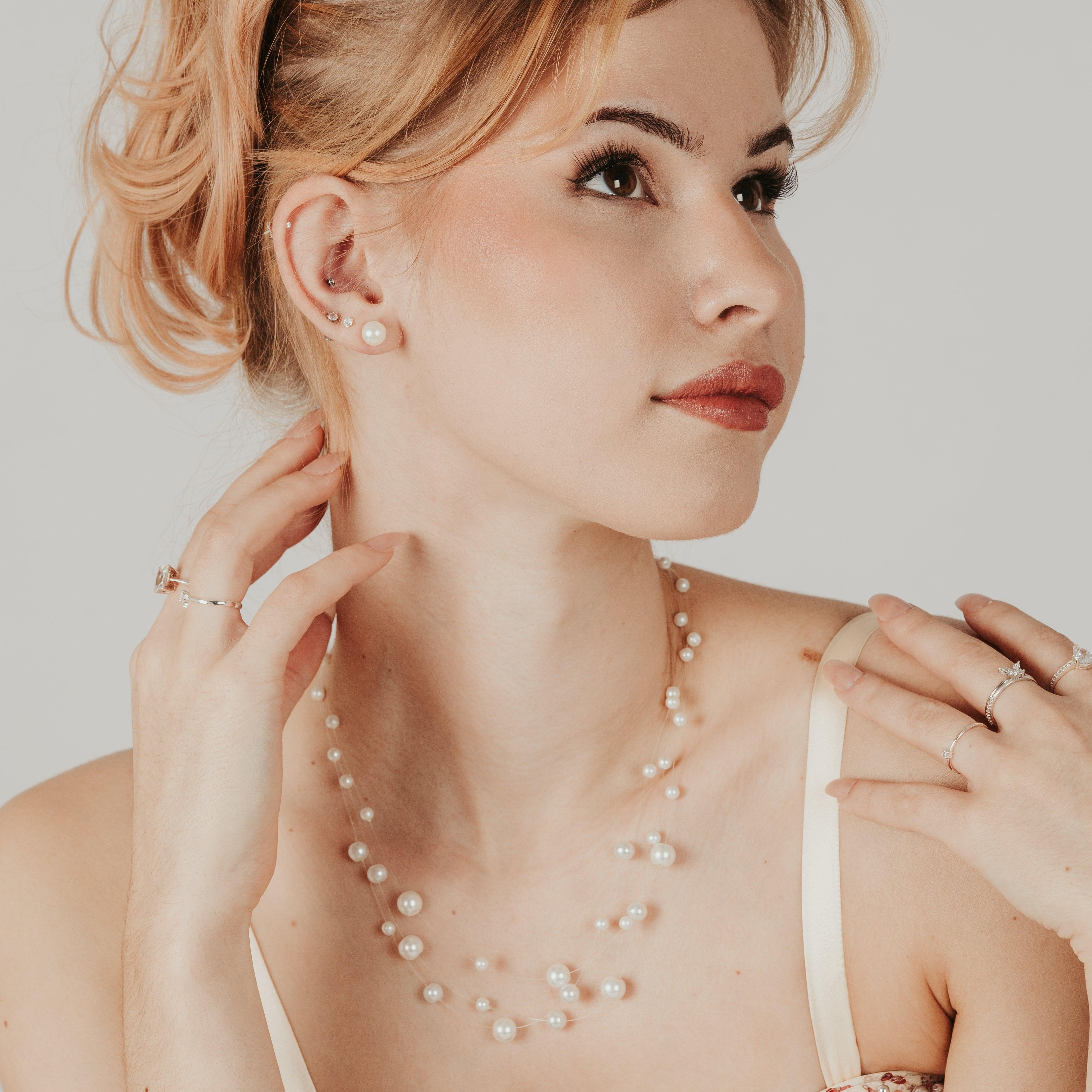 ROMANCE | Eloise translucent pearl necklace