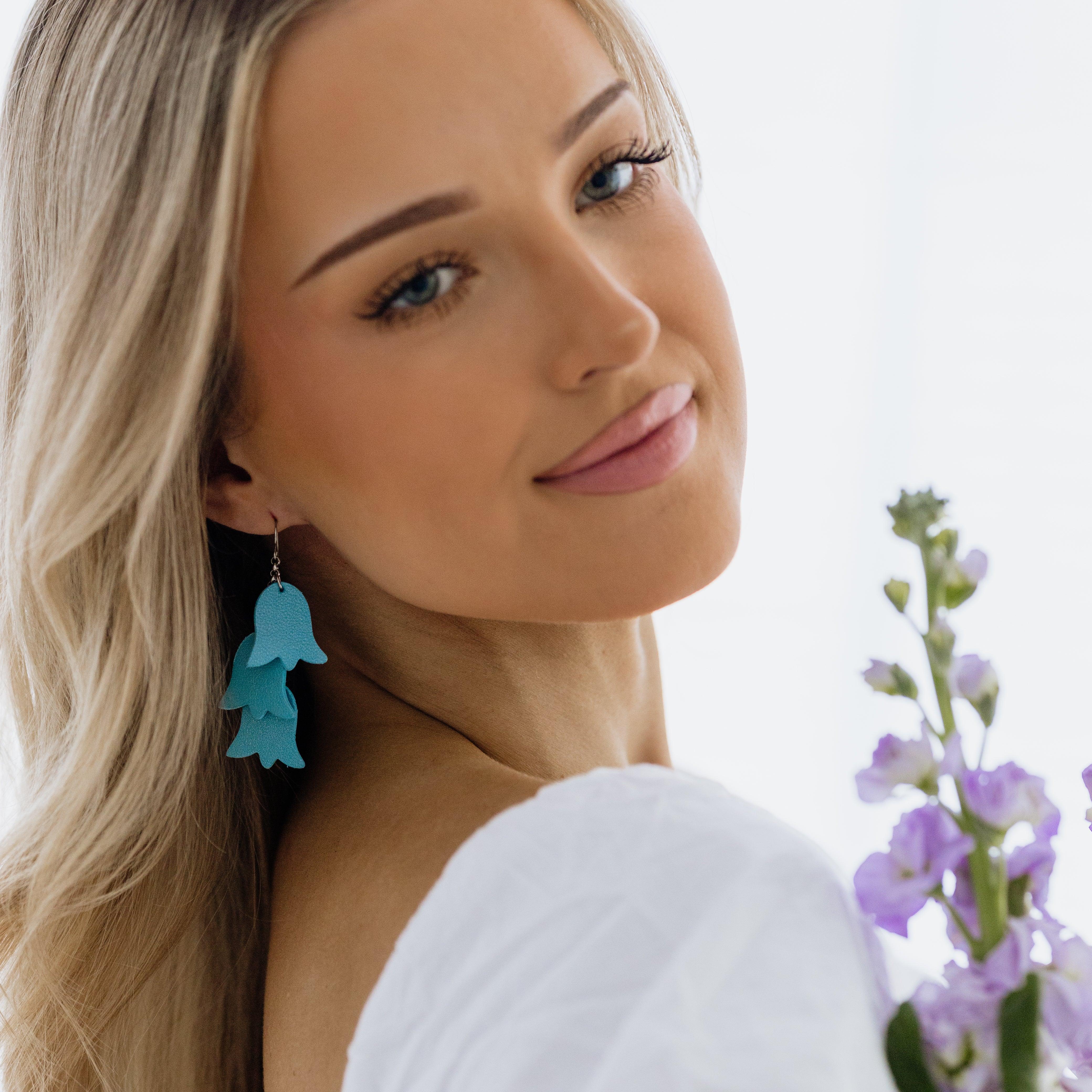 LEMPI® earrings, Keto (light blue glitter/silver)