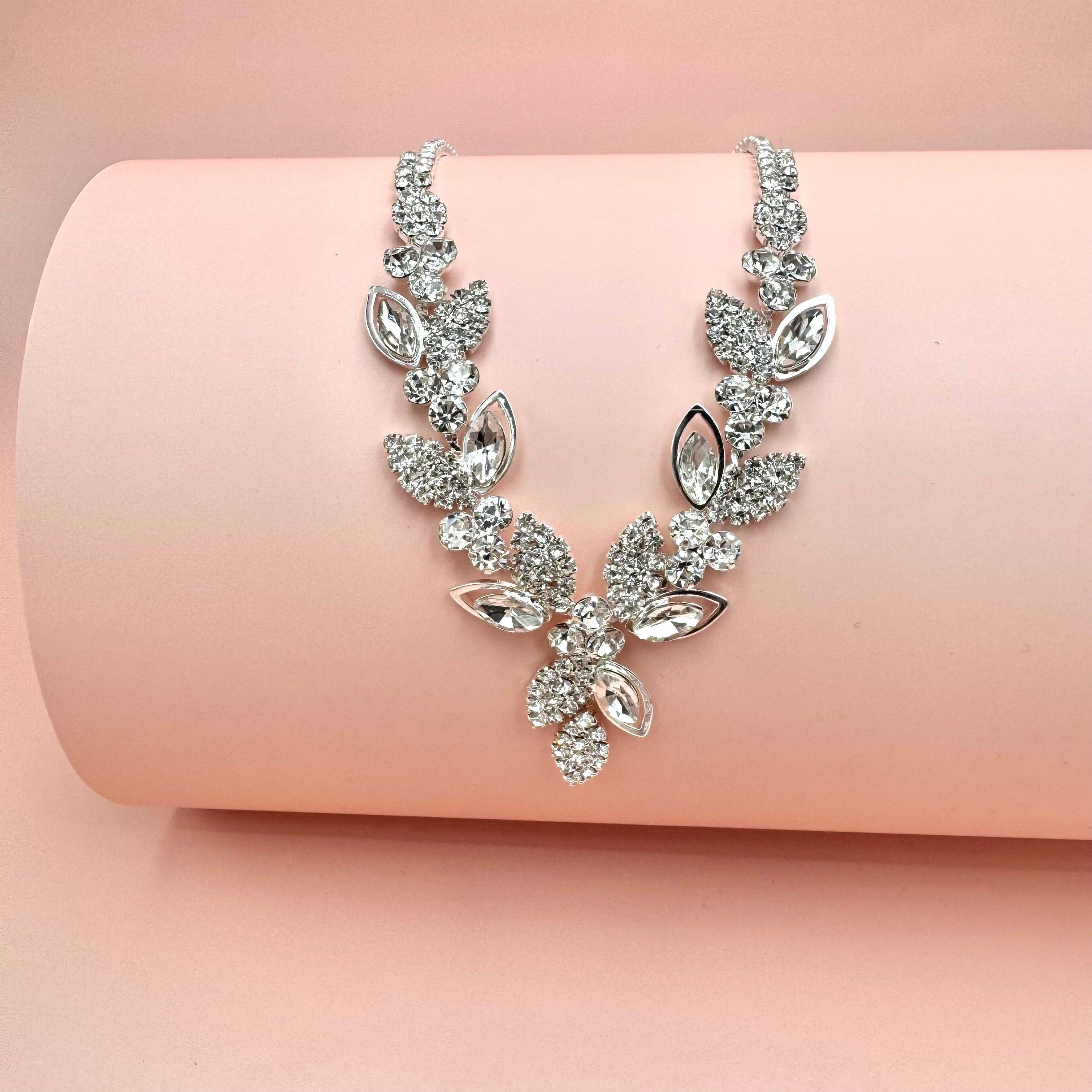 ROMANCE | Alisha silver-colored rhinestone necklace