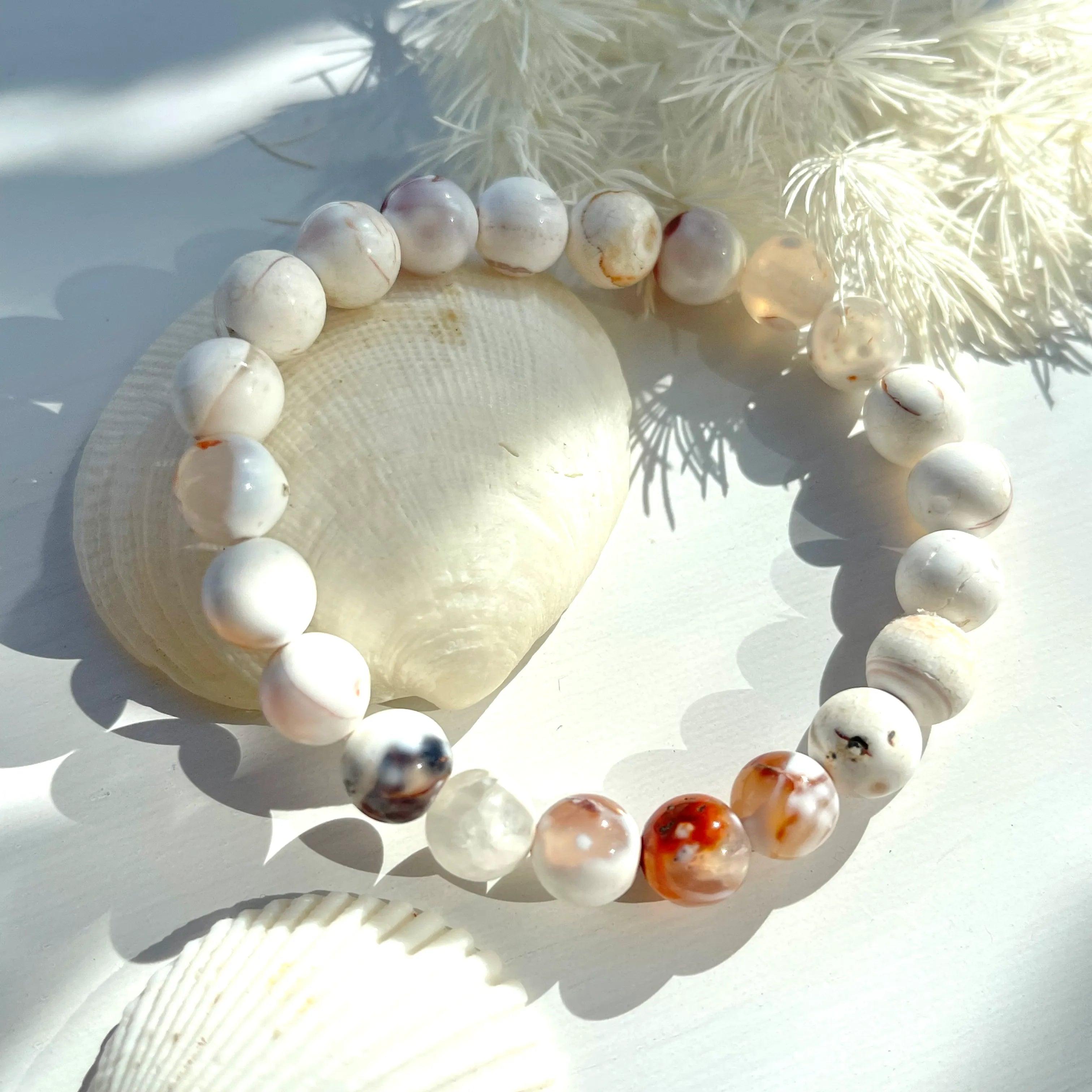 FRENCH RIVIERA | Stella -vaalea luonnonkivirannekoru, weathered agate