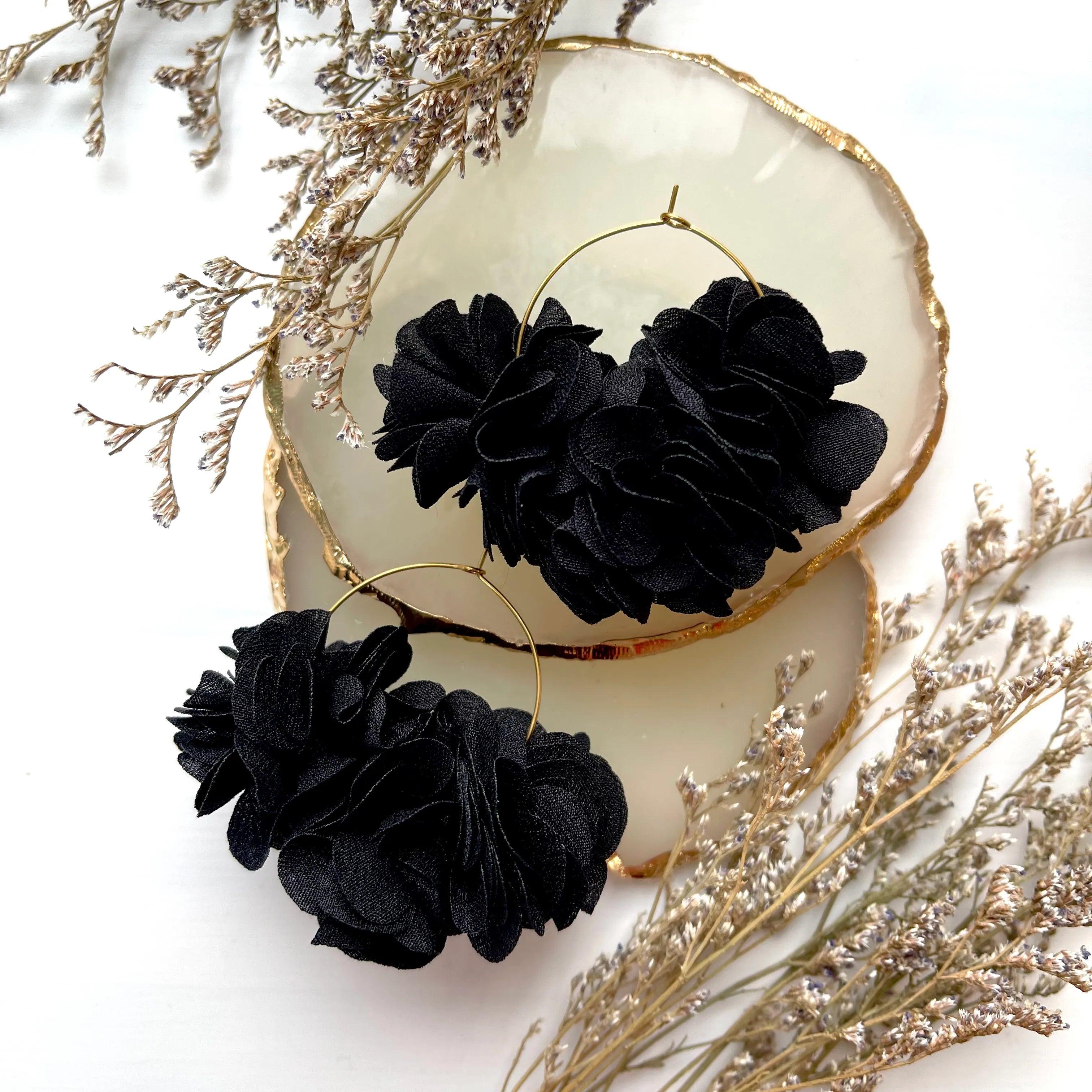 FRENCH RIVIERA | Jasmine flower earrings (black)