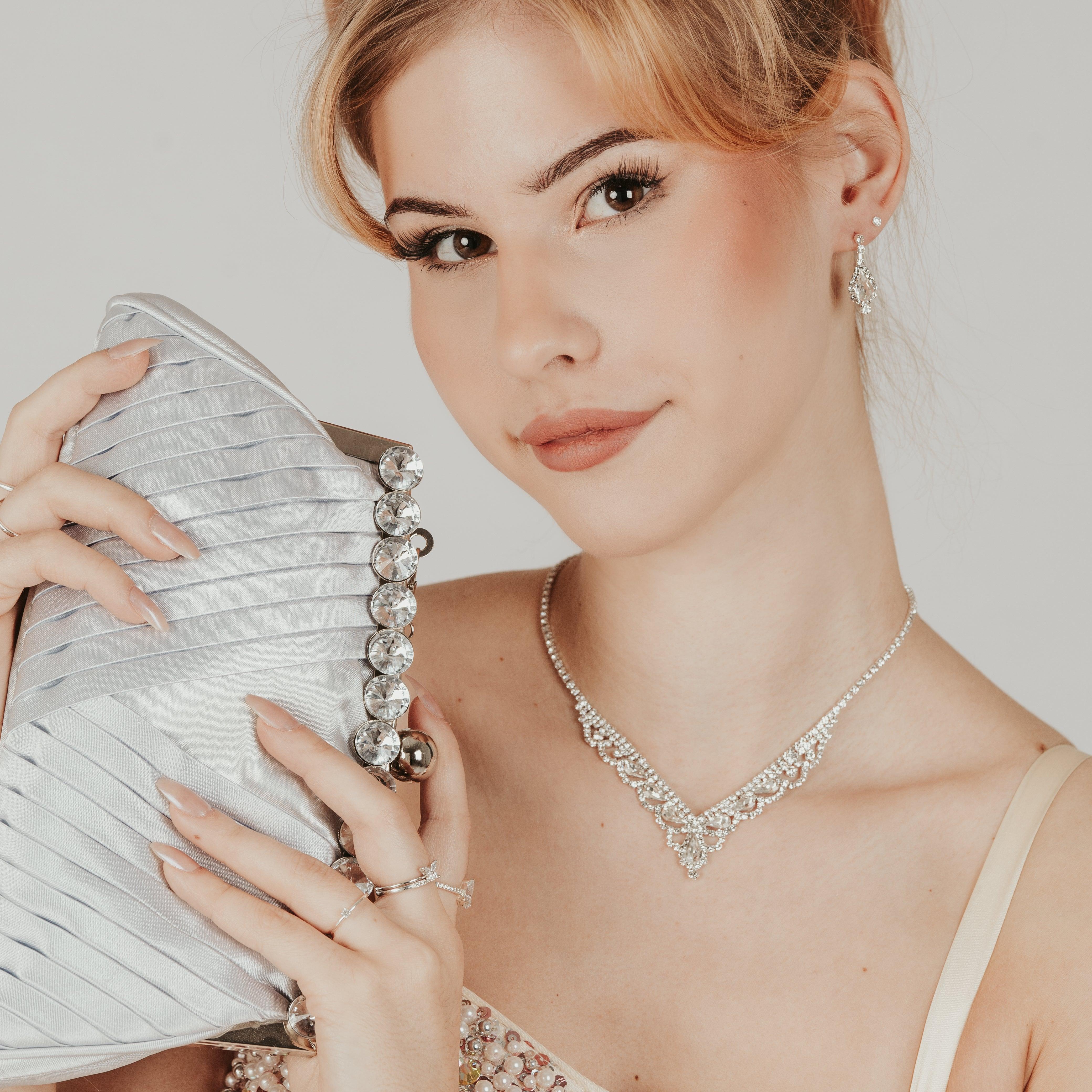 ROMANCE | Yasmine silver-colored rhinestone necklace