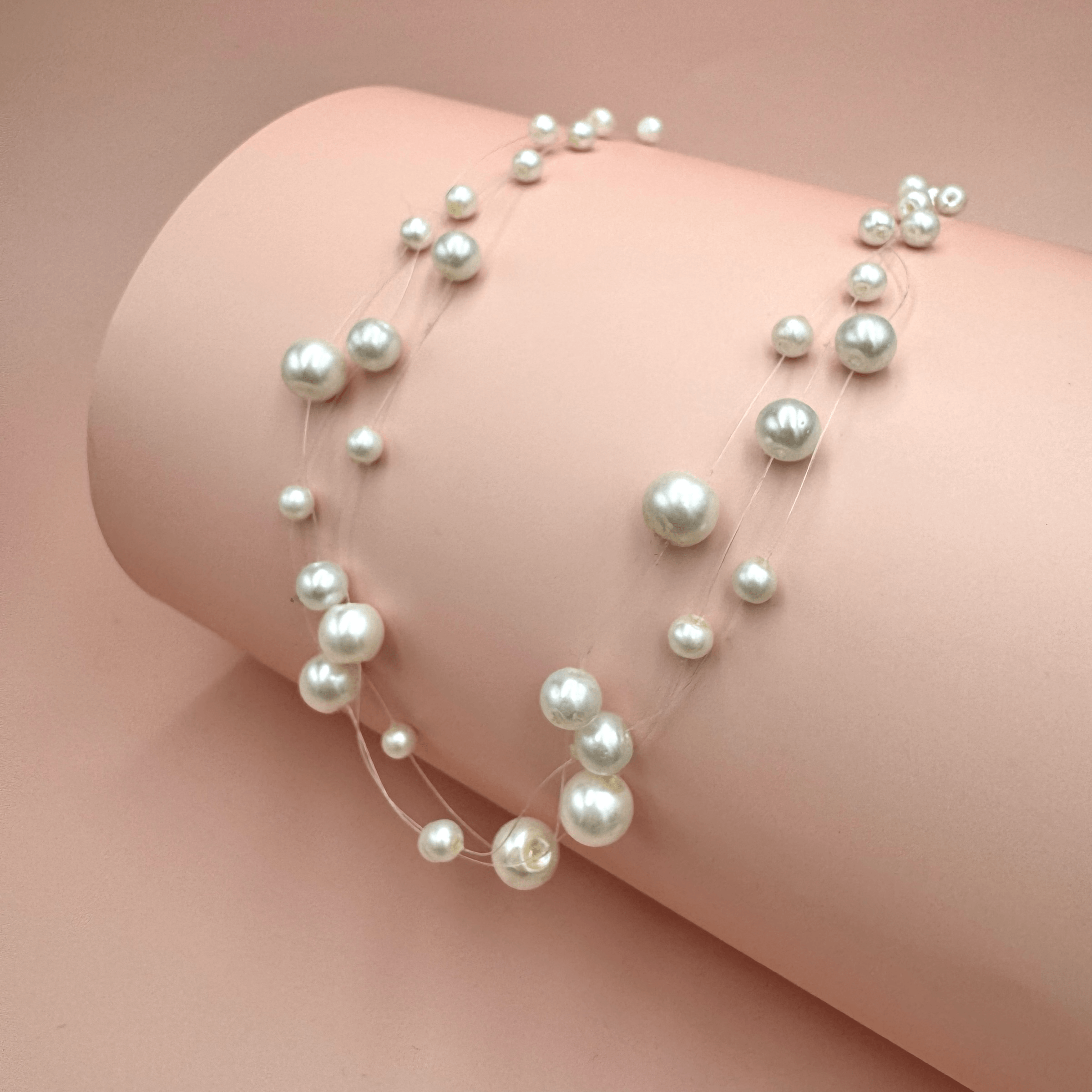 ROMANCE | Eloise translucent pearl necklace